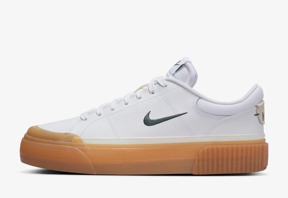 Nike Woman's Sneakers Court Legacy Lift Sneakers Size 6.5